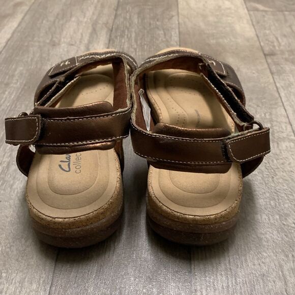 Womens NWOT Clarks Roseville Mae Flat Metallic Leather Strap Sandals - Picture 4 of 7